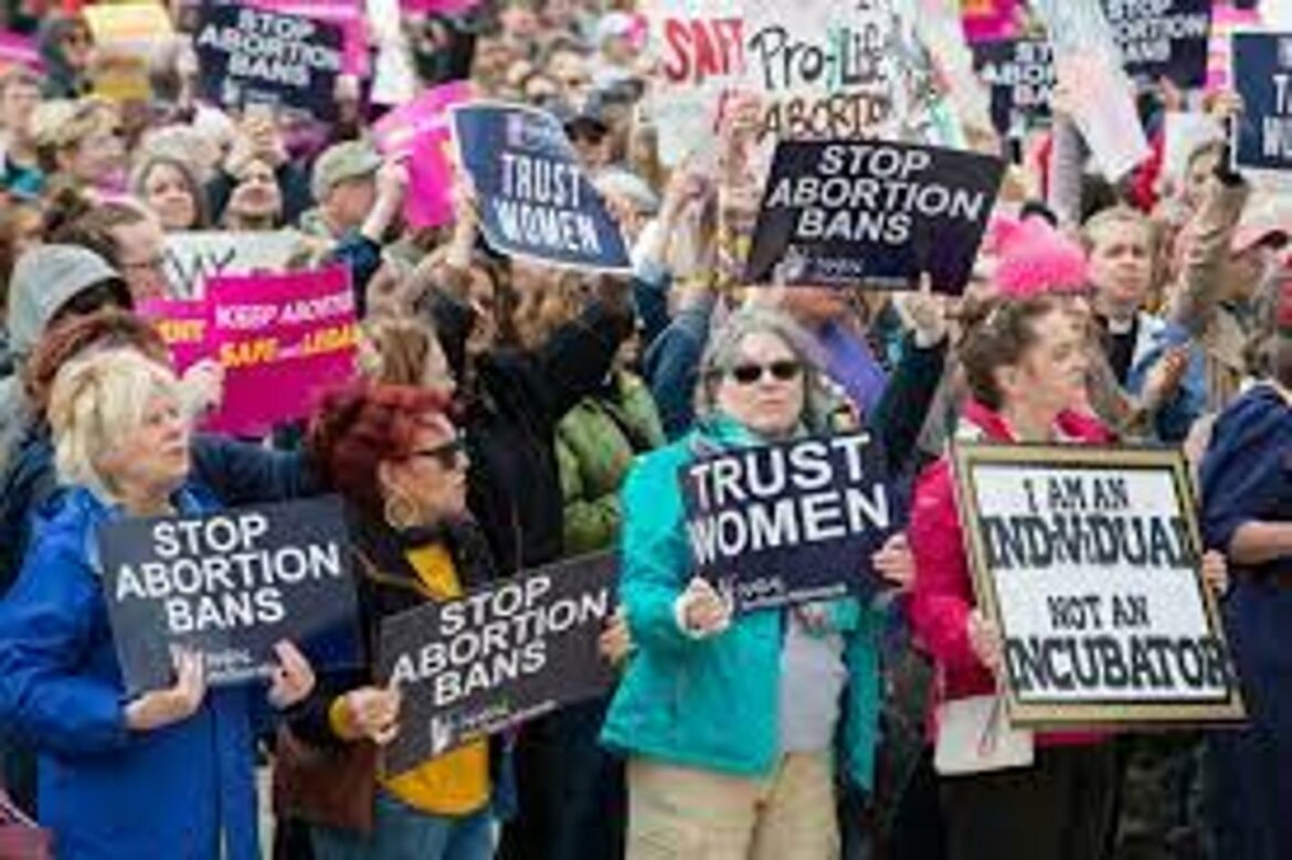 Američki aktivisti za prava na abortus započeli su „leto besa“ subotnjim protestimas