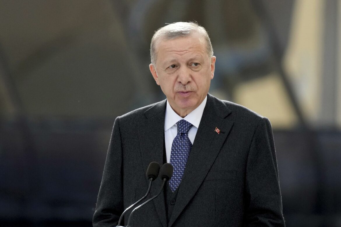 Erdogan: Nijesmo dobili nikakve odgovore na zahtjeve od Švedske i Finske