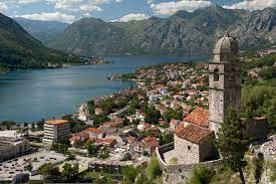Uplovio 110 kruzera u Kotorsku luku, kamen temeljac za žičaru postaviće se 13. jula