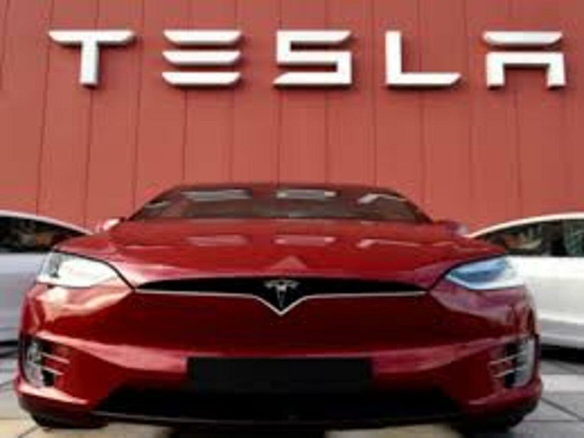 „Tesla“ otpušta 10 odsto radnika