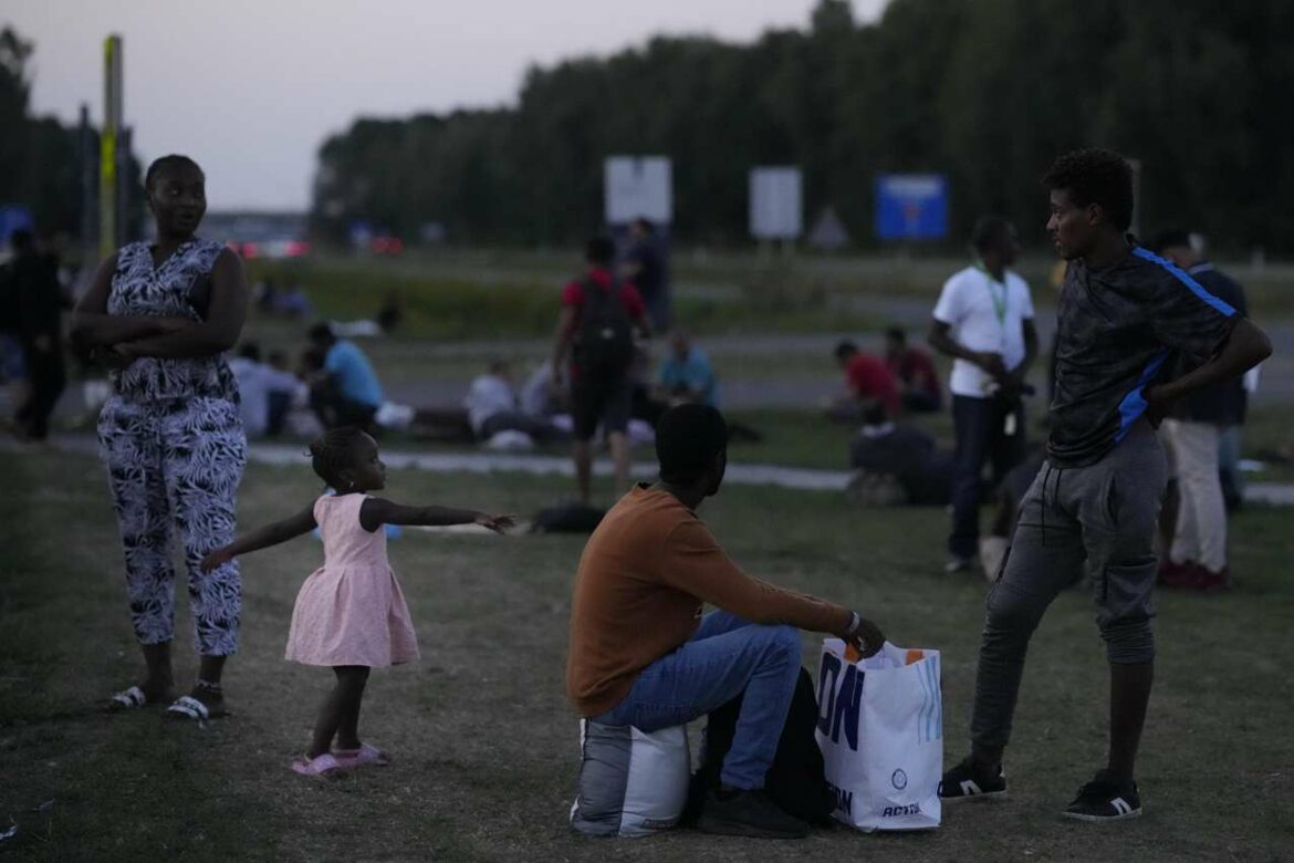Holandski premijer se stidi što su migranti ostavljeni da spavaju napolju