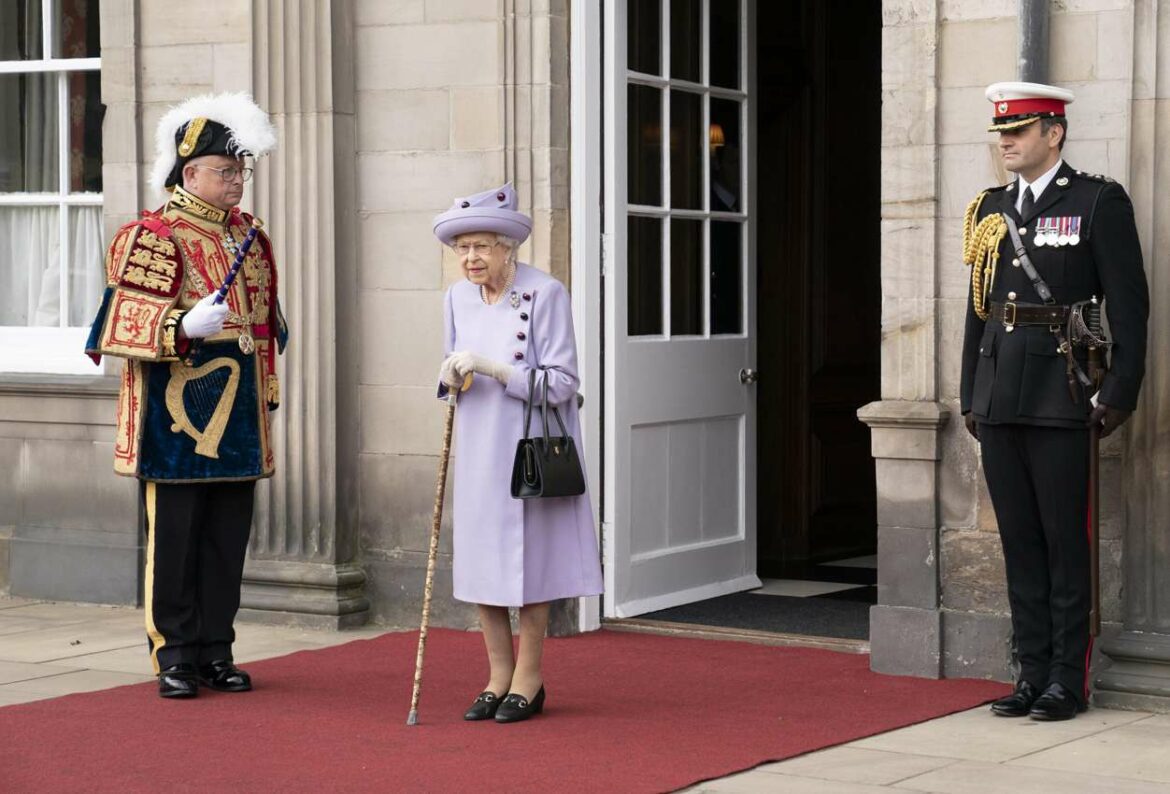 Kraljica Elizabeta II odložila sastanak Tajnog savjeta