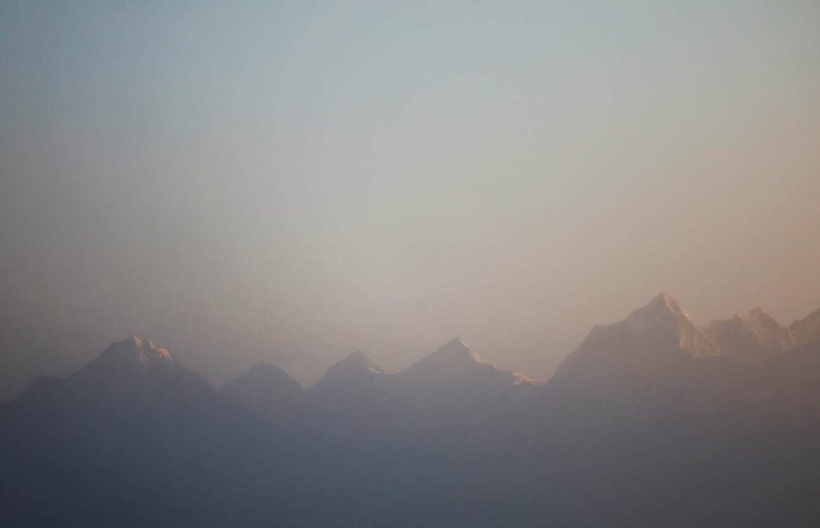 Broj poginulih u klizištu na zapadu Nepala porastao je na 22