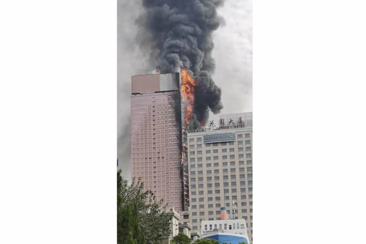 Požar zahvatio zgradu od 42 sprata u Kini; nema prijavljenih smrtnih slučajeva