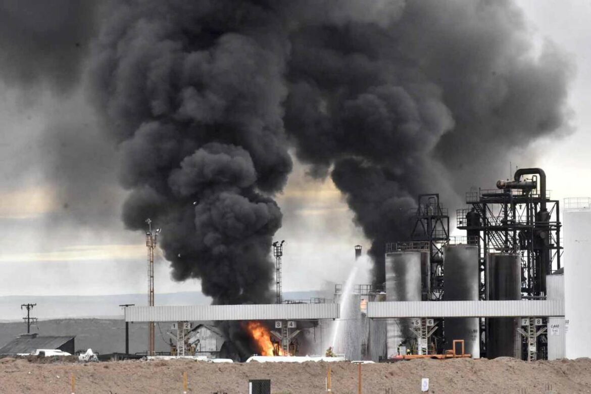 U požaru u rafineriji u Argentini poginulo troje ljudi
