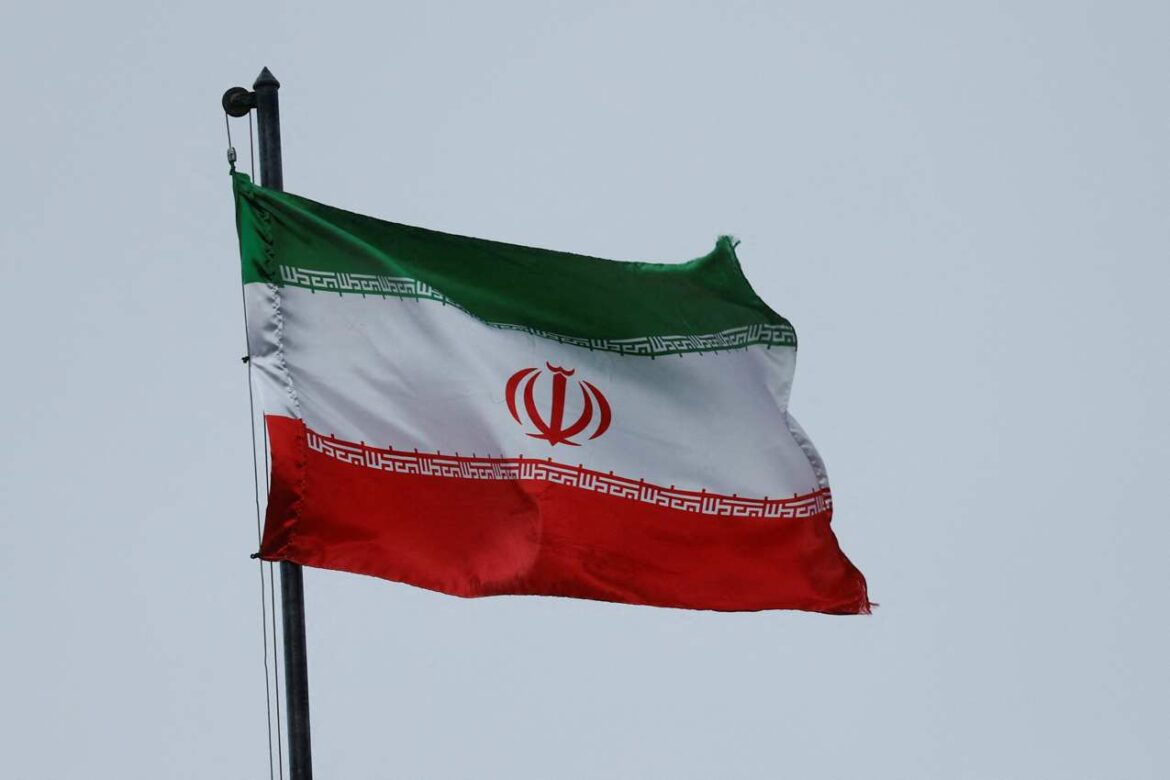 Iran kaže da je potez SAD da ublaži internet sankcije deo njegovog neprijateljskog stava
