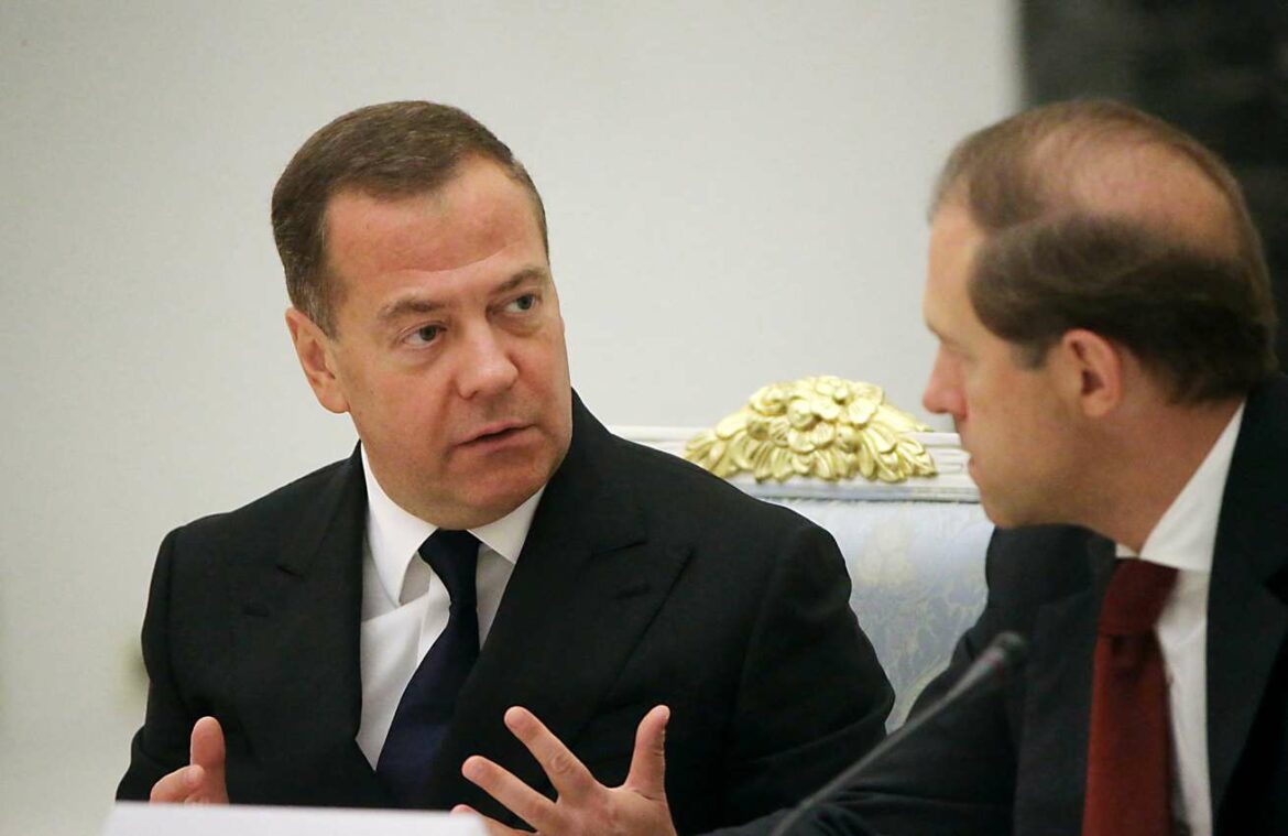 Medvedev: novi regioni se mogu braniti strateškim nuklearnim oružjem
