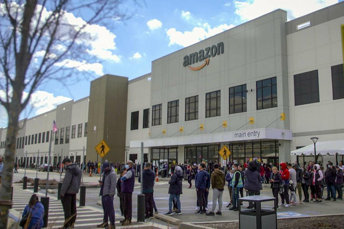 Amazon suspenduje najmanje 50 radnika nakon protesta protiv požara