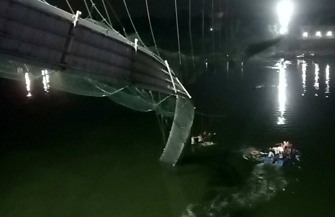 Najmanje 60 poginulih u urušavanju mosta u Indiji