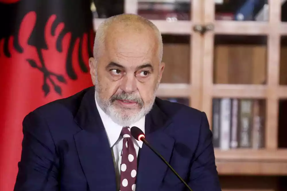 Albanija je suspendovala šemu „zlatnih pasoša“ pod pritiskom EU
