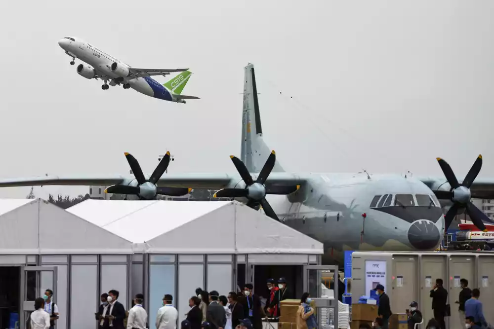 Kineski proizvođač najavio 300 porudžbina za novi mlazni avion