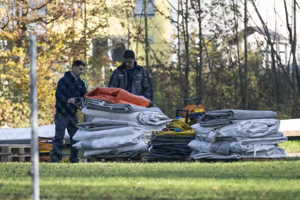 U sporu oko azila, austrijski gradonačelnik skida šatore za migrante