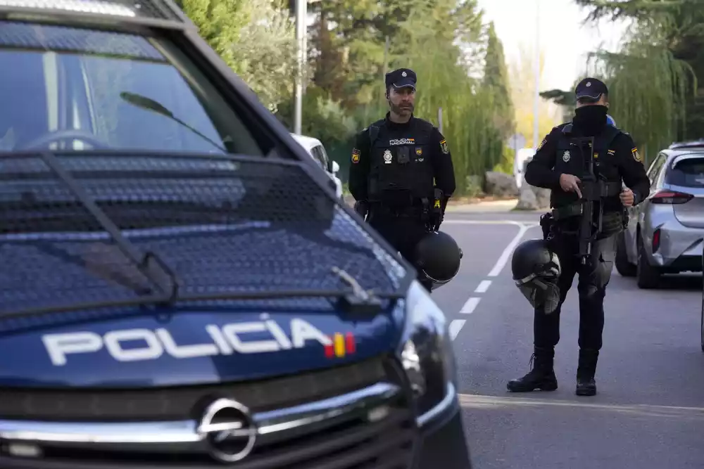 Jedna osoba povrijeđena u maloj eksploziji u ukrajinskoj ambasadi u Madridu