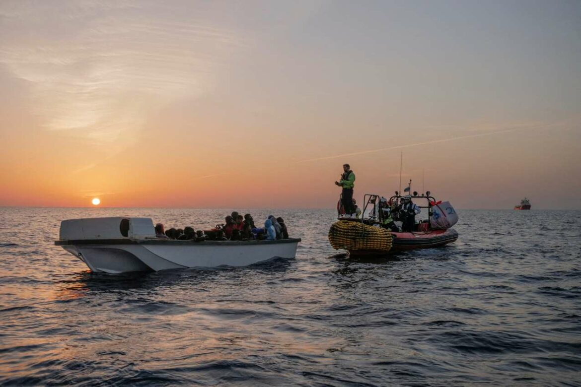 15 djece migranata koja su pokušala da stignu do Britanije morem spaseno je u blizini obale Francuske