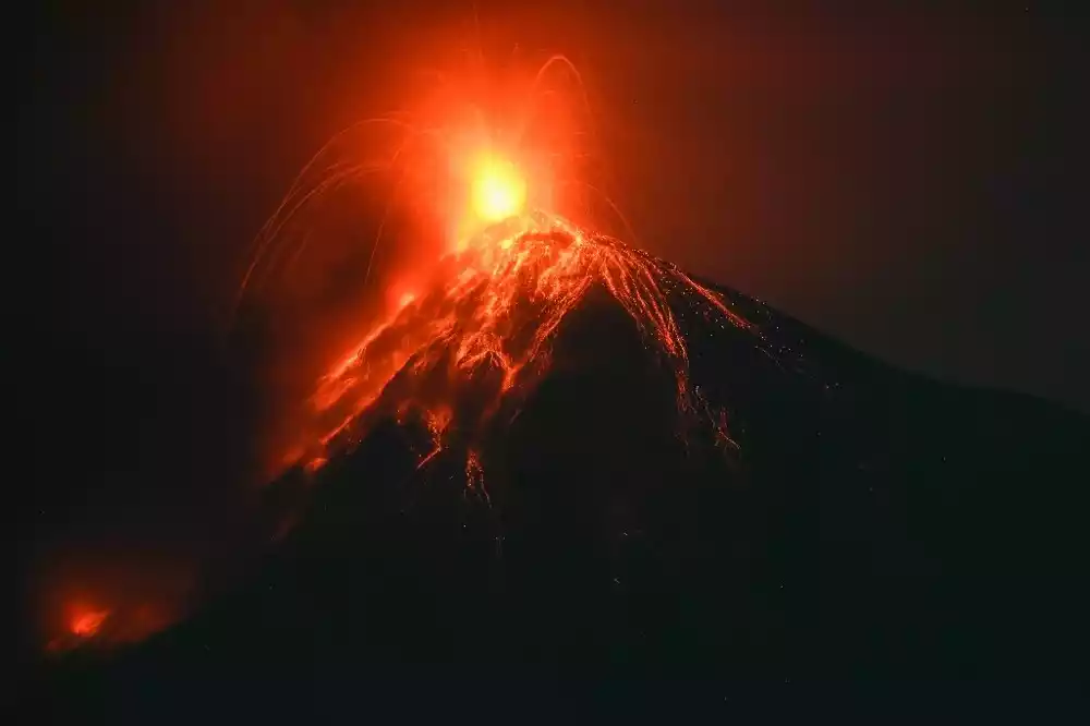 Erupcija vulkana u Gvatemali popušta posle prisilnog zatvaranja aerodroma