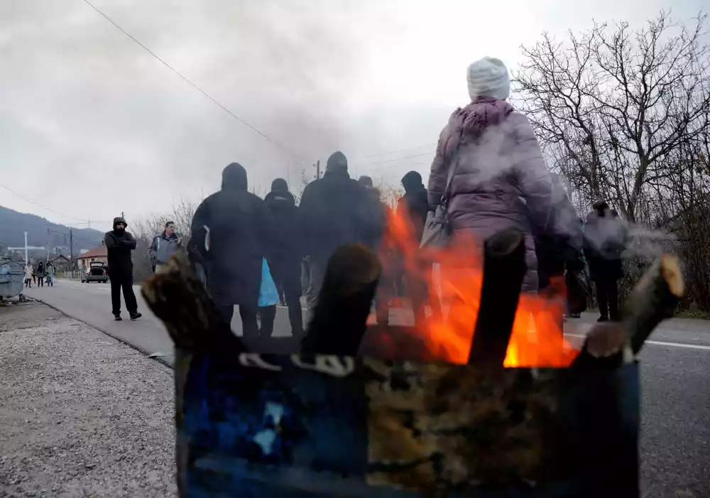 Incidenti na Jarinju, probijen jedan kordon srpske policije