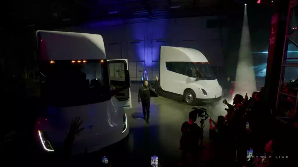 Musk isporučuje prvi Tesla kamion, ali nema ažuriranja o proizvodnji, cijenama