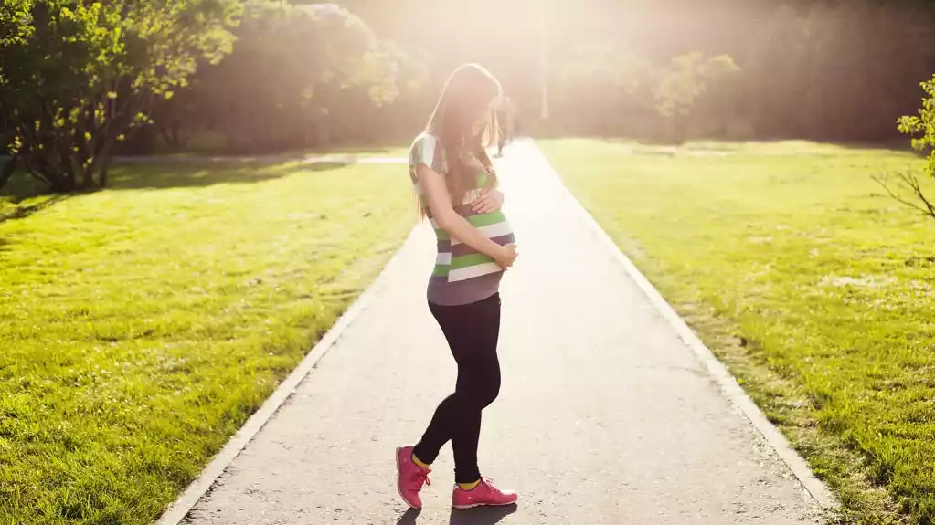 Ograničen pristup abortusu povezan sa povećanim rizikom od samoubistva kod mladih žena