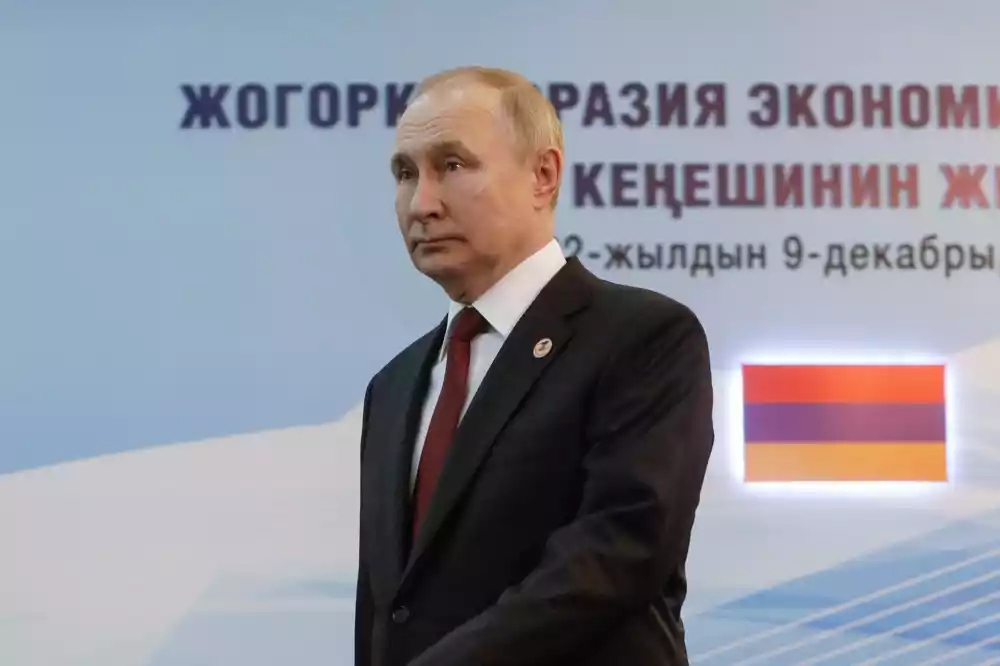 Putin kaže da želja Zapada za globalnom dominacijom povećava rizik od sukoba