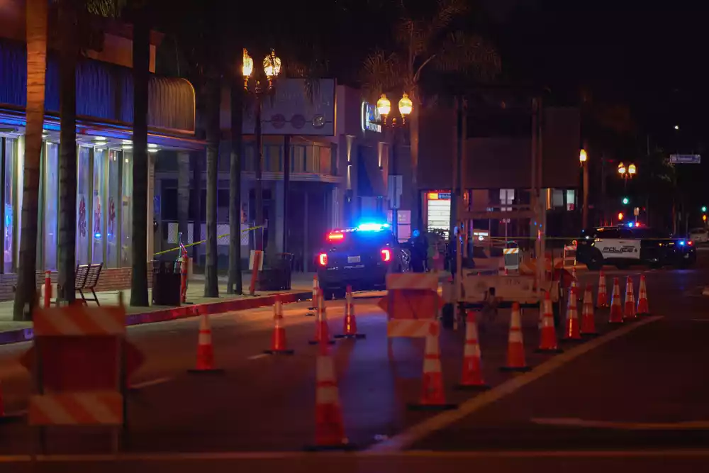 Deset poginulih u masovnoj pucnjavi u oblasti Los Anđelesa, saopštila je policija