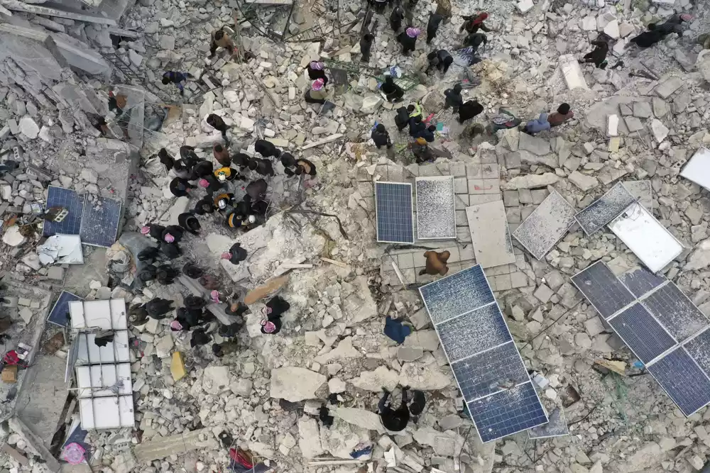 Turska proglasila nedelju dana žalosti za poginulima u zemljotresu, broj žrtava je premašio 1.650