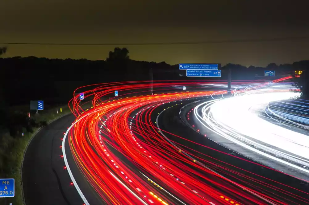 Istraživači predlažu četvrto svijetlo na saobraćajnoj signalizaciji za automobile koji se sami voze