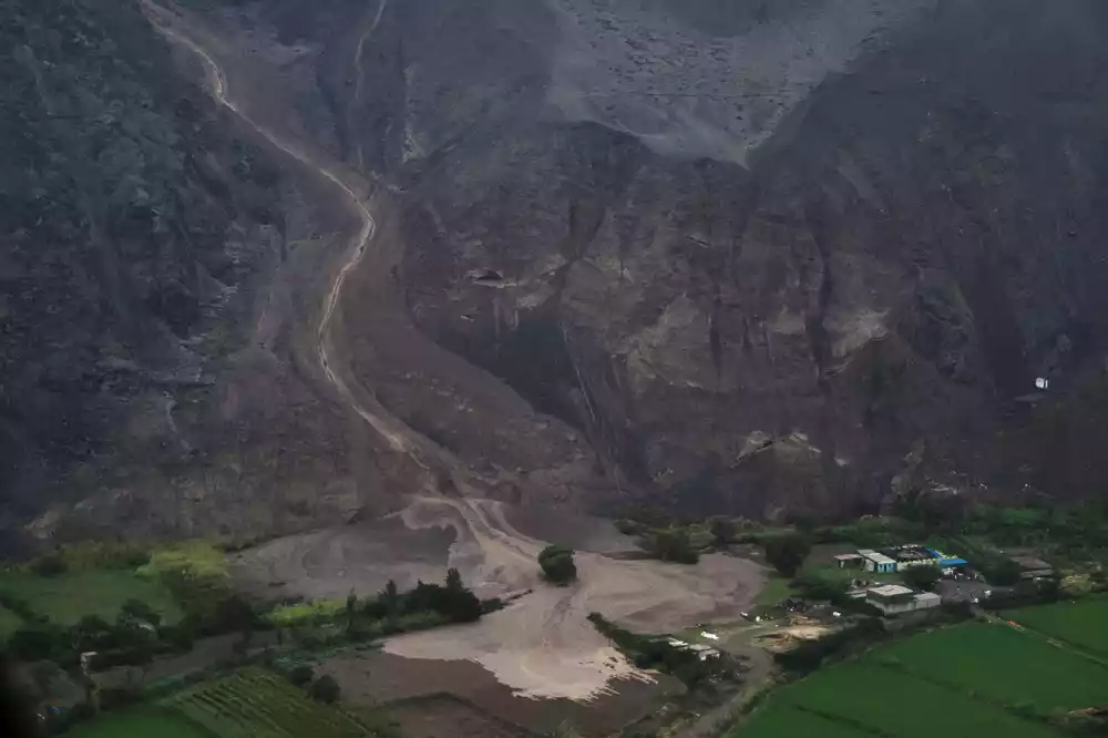 Najmanje 8 mrtvih u klizištu na jugu Perua, još više nestalo