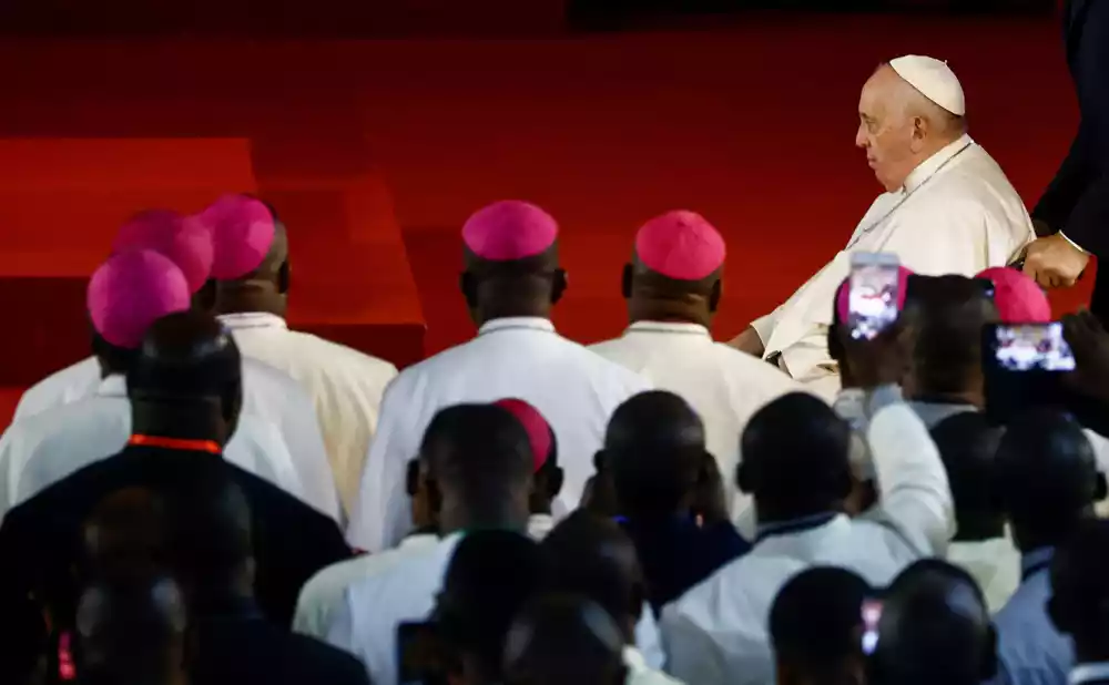 Papa završava posetu Kongu i odlazi u nestabilni Južni Sudan