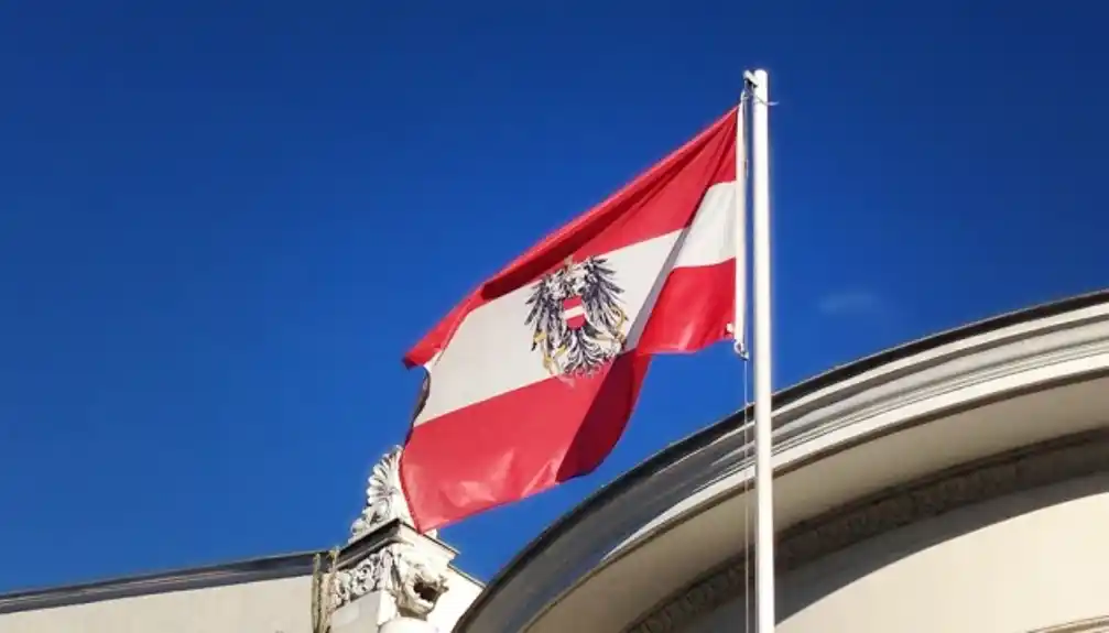 Austrija: 35 migranata pronađeno u prikolici, vozač uhapšen