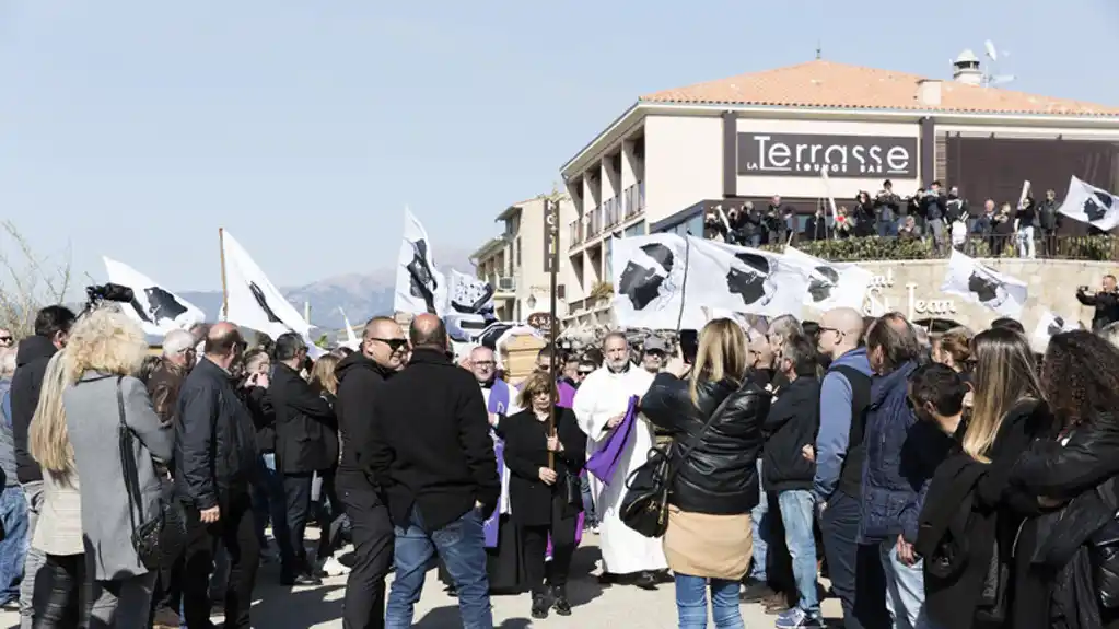 Više od 300 ljudi privedeno je na demonstracijama protiv penzione reforme u Francuskoj
