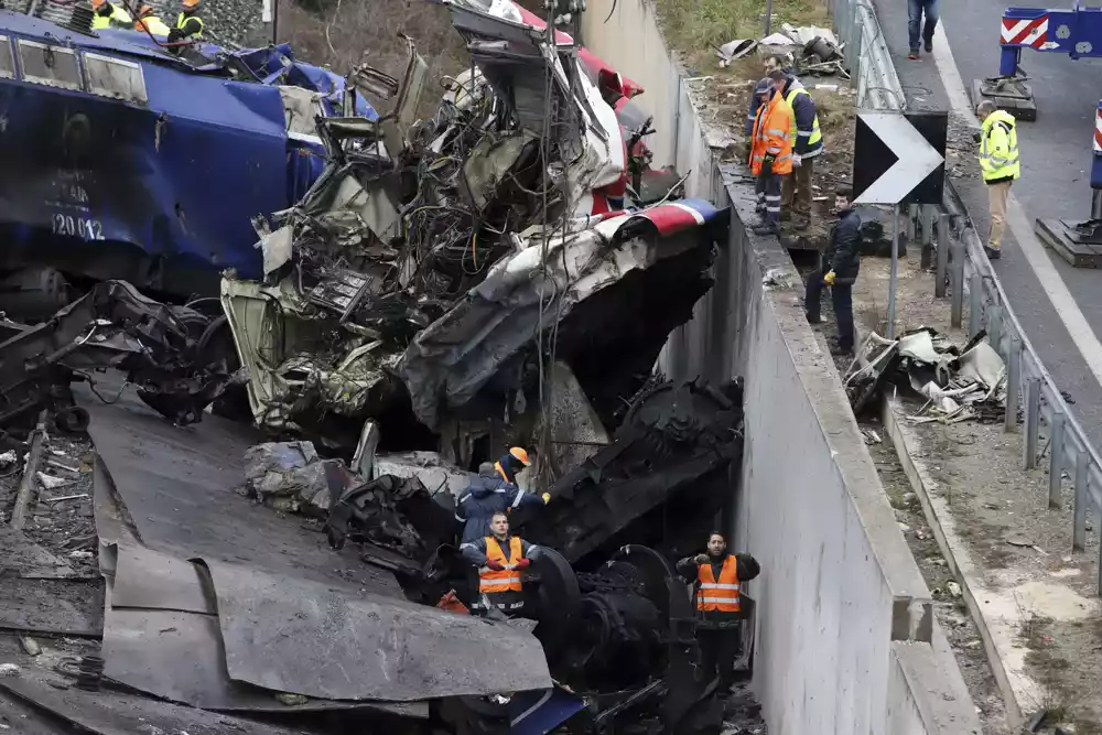 Broj mrtvih u sudaru vozova u Grčkoj porastao na 57