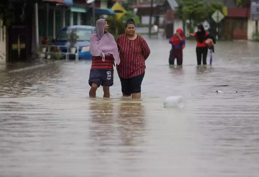 Poplave na jugu Malezije primorale su 40.000 ljudi da napusti domove