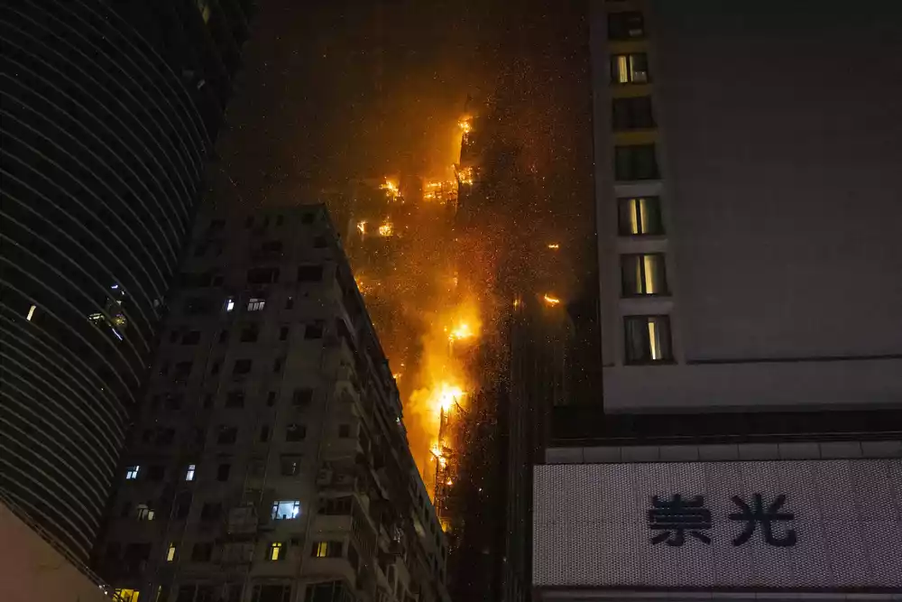 Požar izbio na lokaciji u trgovačkom kvartu u Hong Kongu