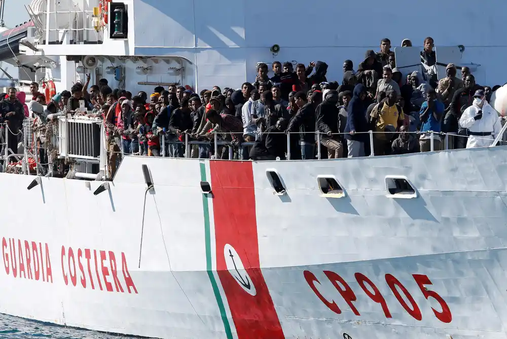 Više od 1.300 migranata izbačeno na obalu Italije nakon višestrukih spasavanja