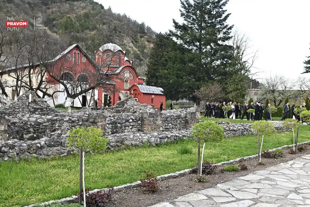 Abazović i Đurović posjetili Pećku patrijaršiju