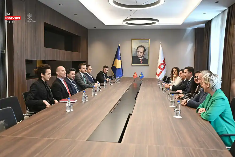 Abazović se sastao sa liderima opozicije na Kosovu