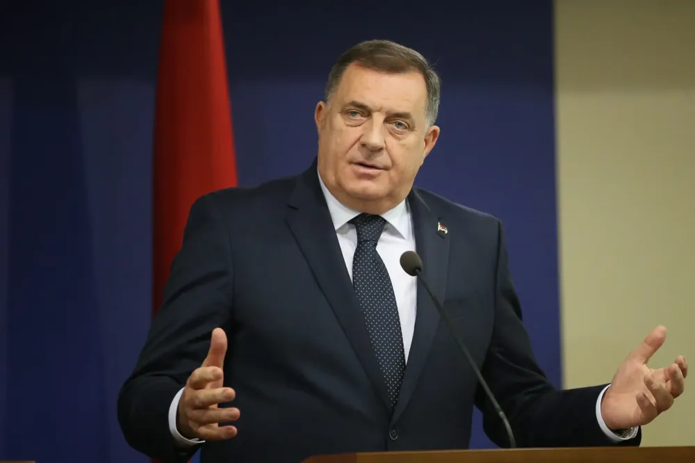 Borenović kaže da je BiH uvela sankcije Rusiji, Dodik demantuje