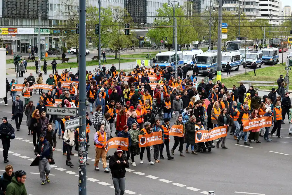 Klimatski aktivisti 10. dan zaredom blokirali ulice u Berlinu