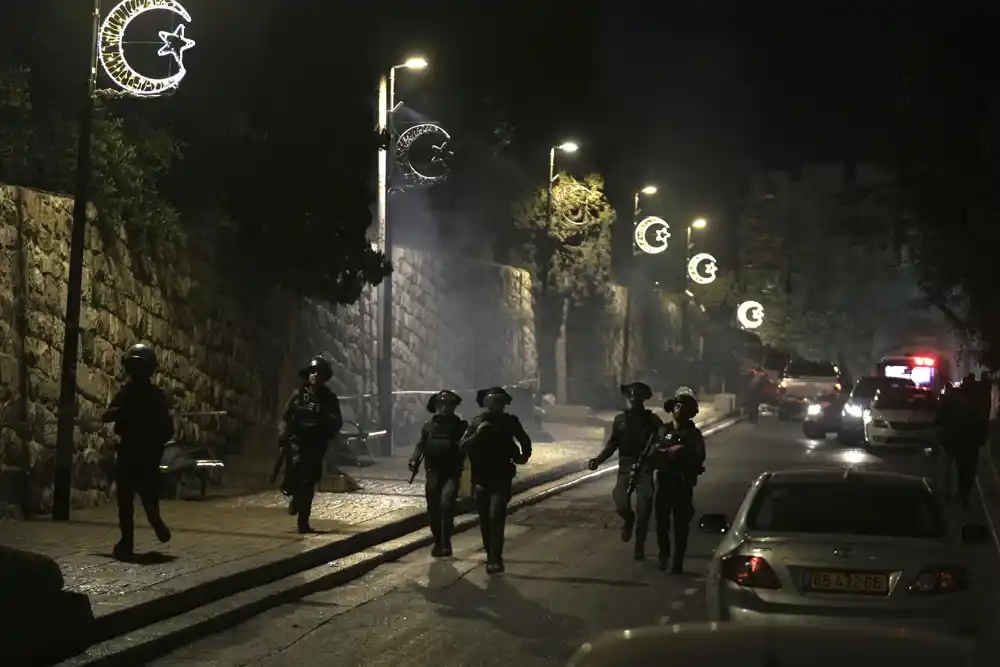 Nasilje u Jerusalimu u džamiji izaziva strah od novih borbi