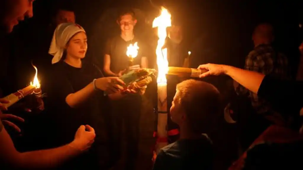 Sišao Blagodatni oganj u Jerusalimu