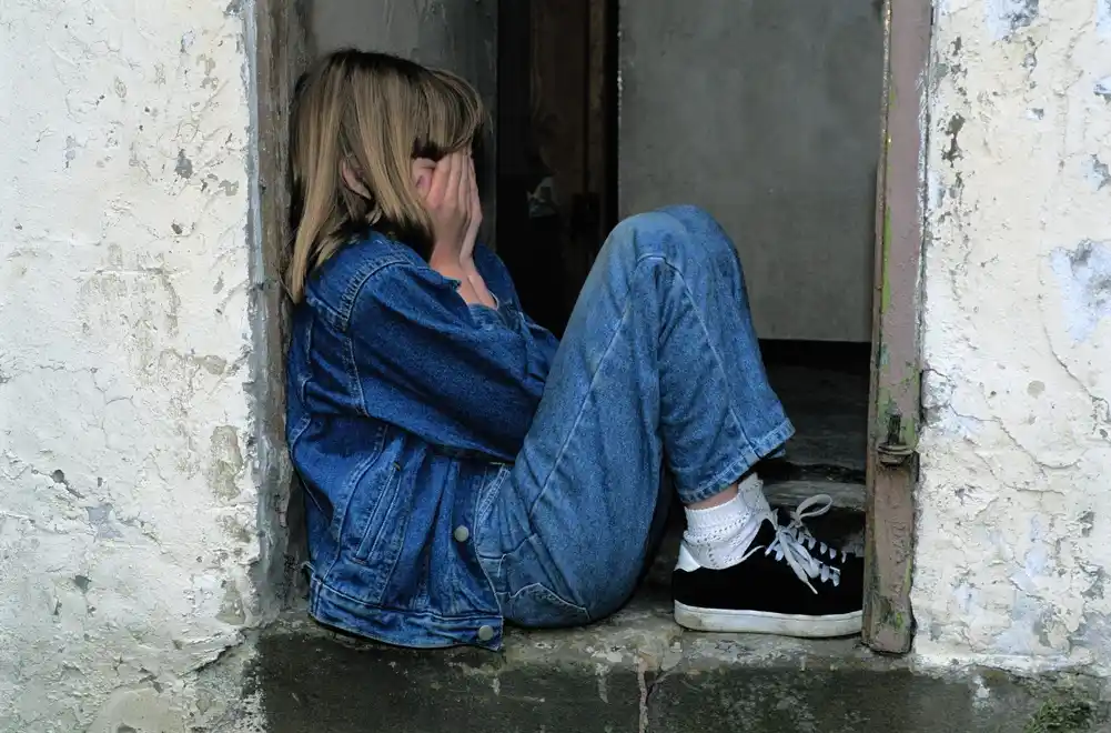 Studija otkriva da se deca žrtve nasilja suočavaju sa dugoročnim psihološkim posledicama