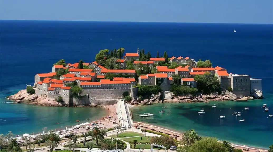 Sveti Stefan na listi najugroženijih lokaliteta u Evropi