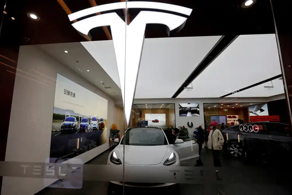 Tesla propušta procijene isporuke jer smanjenje cijena ne uspjeva da privuče kupce