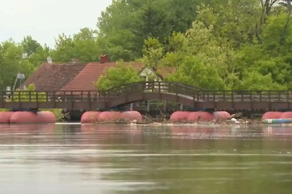 Poplave u Hrvatskoj: Vanredna situacija u Petrinji i Sisku