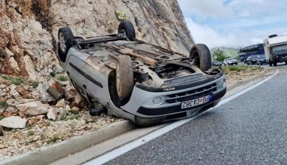 Prevrnula se kola na putu Cetinje – Budva