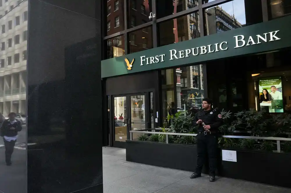 Regulatorne vlasti SAD preuzele kontrolu nad bankom First Republic, prodale je banci JP Morgan