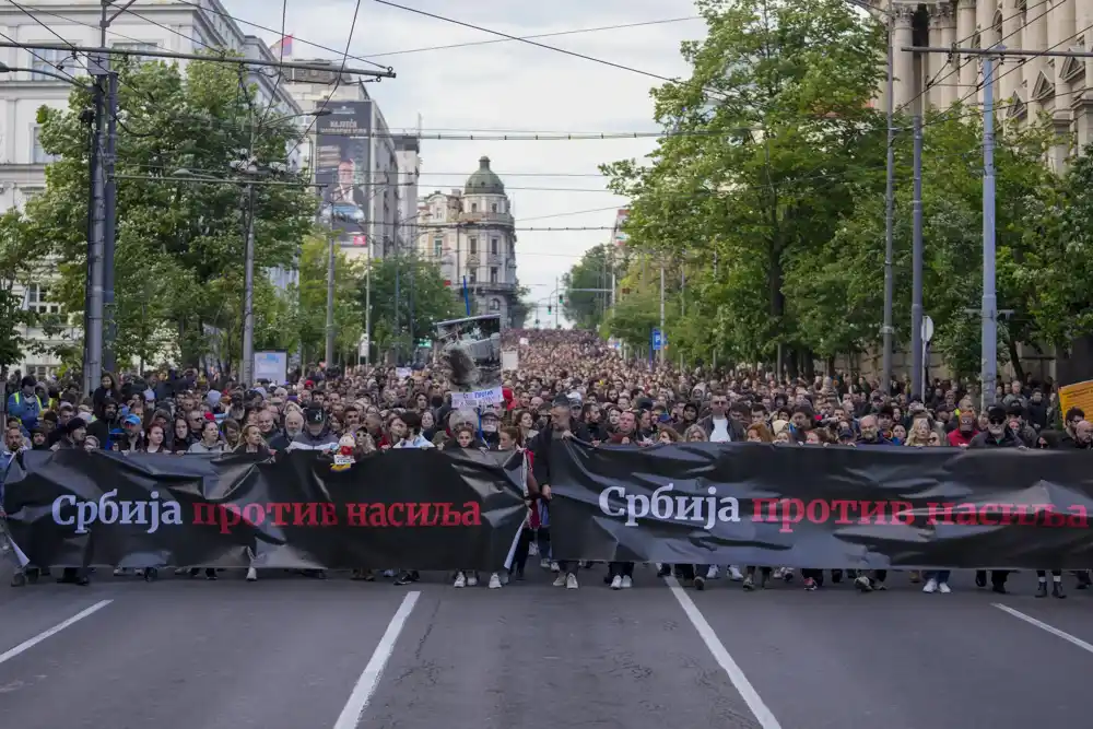 Srbija: Počeo treći skup protiv nasilja u Beogradu, zatvoren saobraćaj u centru grada