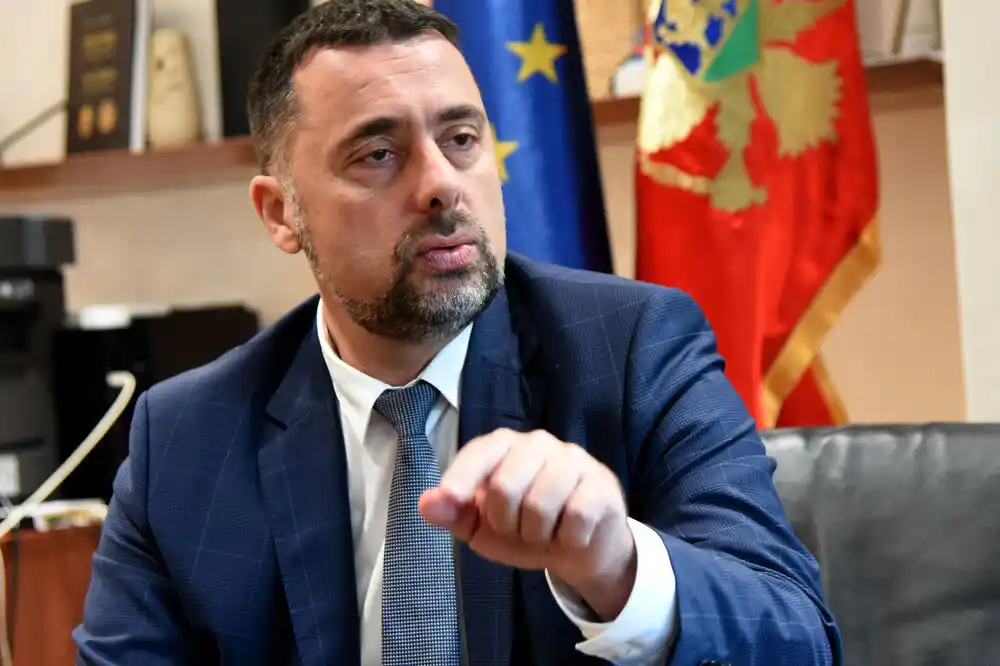 Đurović: Prosječna bruto plata u Crnoj Gori 970 eura