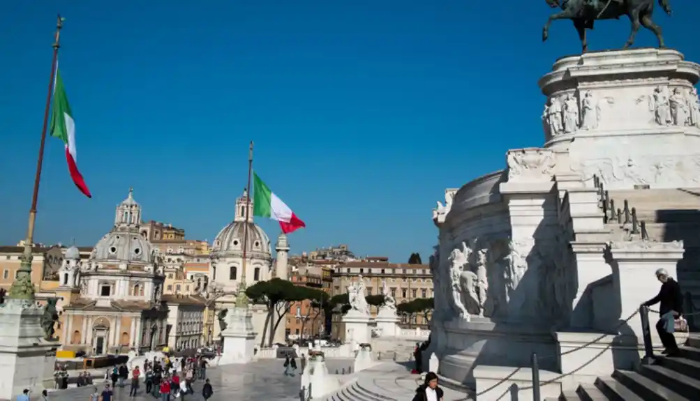 Zelenski stigao u Rim; Sastaće se sa papom Franjom i italijanskim vođama