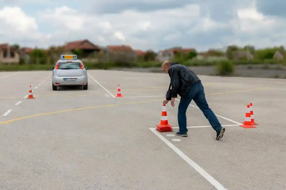 Ispitne komisije za polaganje vozačkog ispita se ne mijenjaju, a fino zarađuju